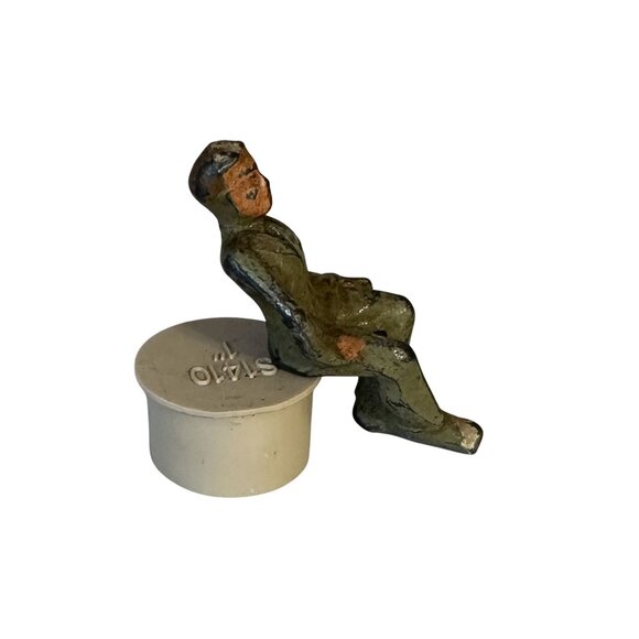 Vtg Manoil Lead Figure Seated Business Man in Suit and Tie 2.50" Tall 1950s GC - Picture 4 of 7